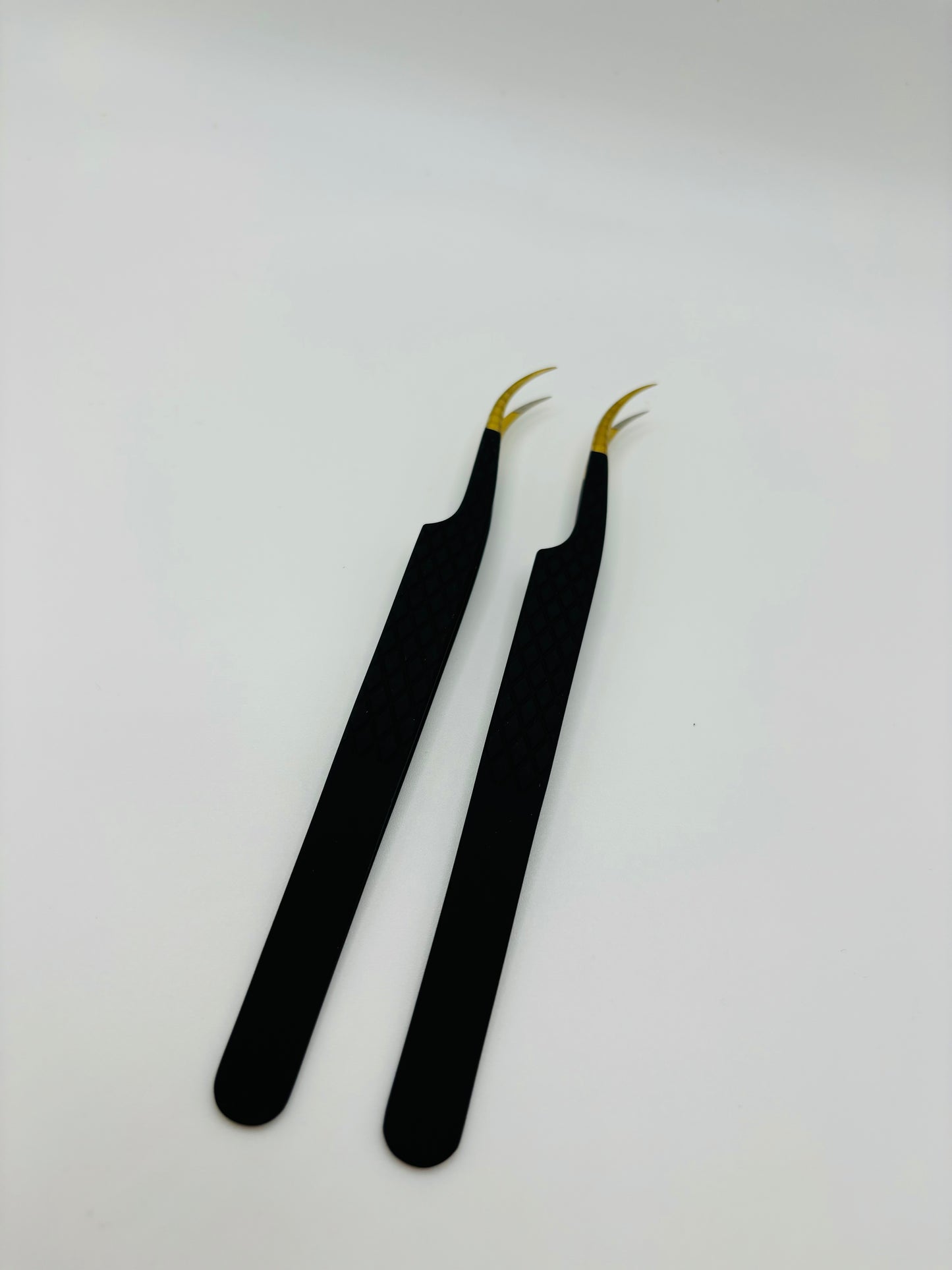 curved fiber tip tweezer